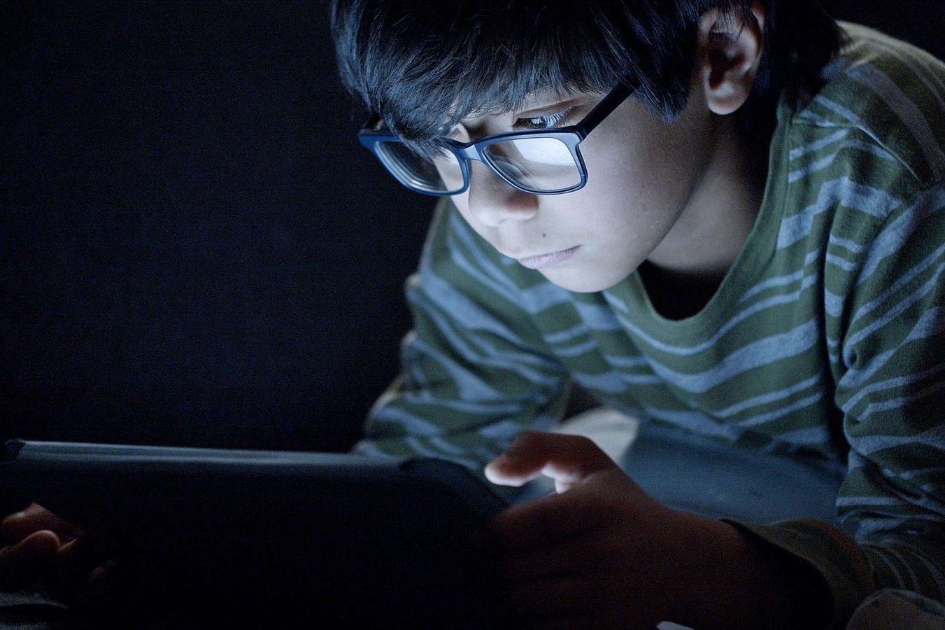  The Harmful Side Effect of Too Much Screen Time For Children